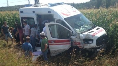 Hasta Taşıyan Ambulans Kaza Yaptı: 5 Yaralı