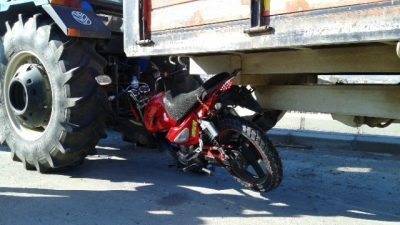 Kasksız Motosiklet Sürücüsü Kazada Ağır Yaralandı