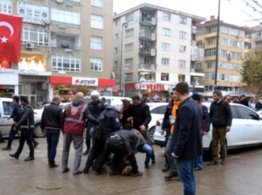 Çorlu’da Hdp’lilerin Protestosuna Polis Müdahale Etti: 13 Gözaltı