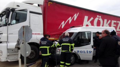 Çevik Kuvvet Minibüsü Tır’a Çarptı: 11 Polis Yaralı