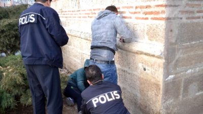 Lüleburgaz’da Uyuşturucu Kullanırken Yakalanan Şahıslara Gözaltı